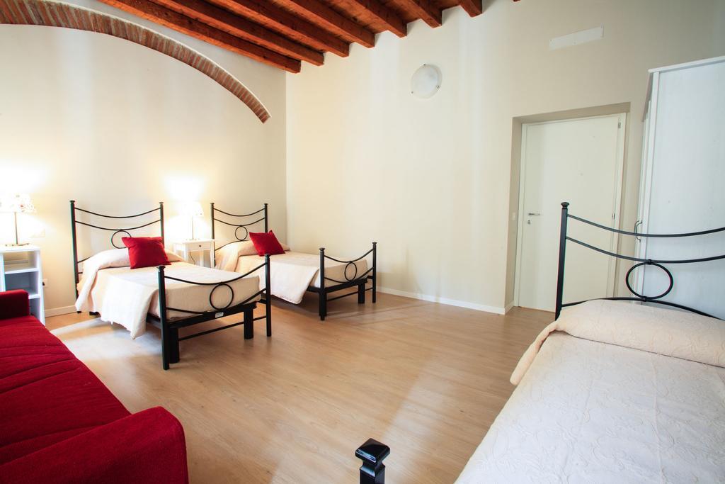 Le Due Corti Milano Bed & Breakfast Oda fotoğraf