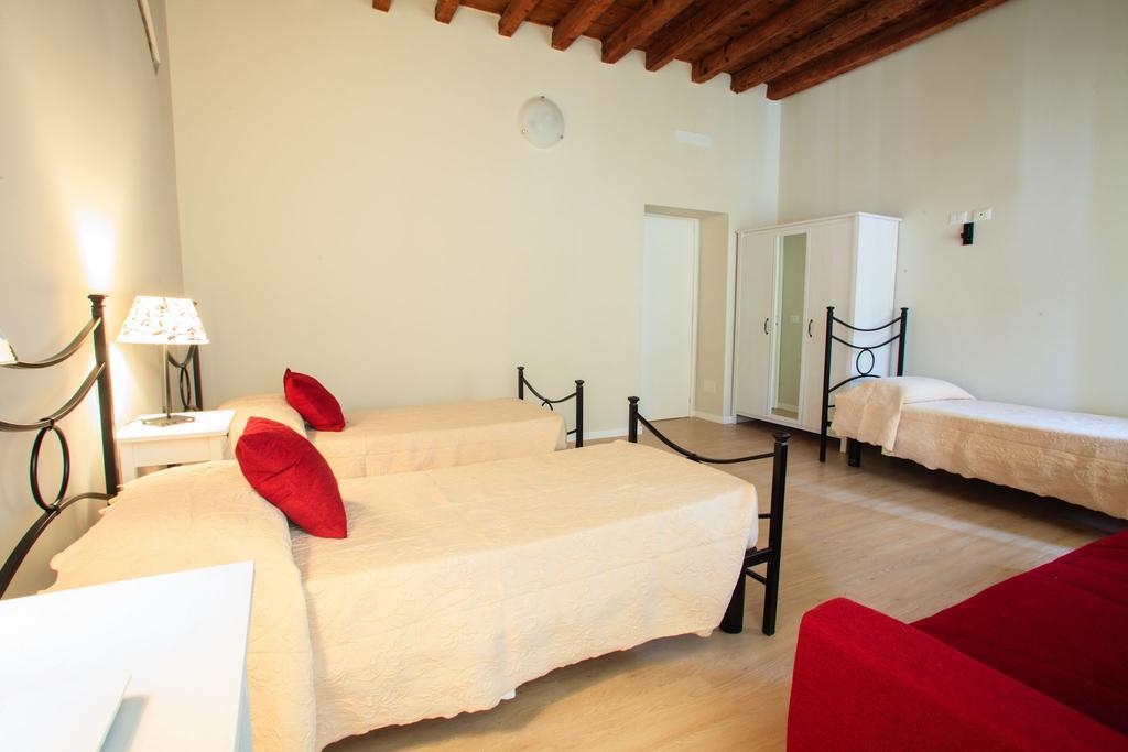 Le Due Corti Milano Bed & Breakfast Oda fotoğraf